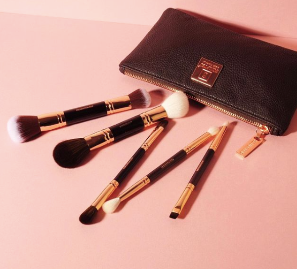 How to Clean your Makeup Brushes Like a Pro!